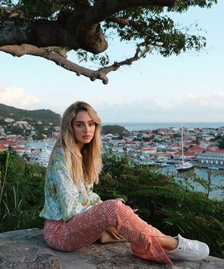 アナル舐めオンリーファンズ セクシーヌード 画像