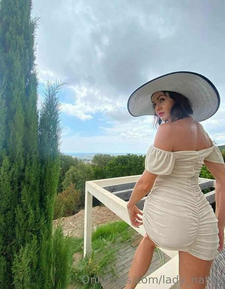 lady natali ホットなスター 写真