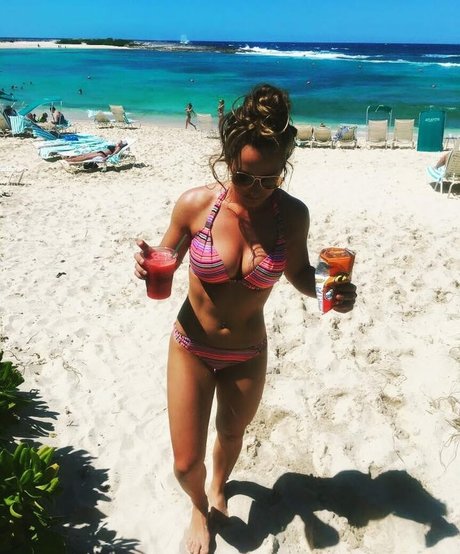 ジンジャートゥインクオンリーファンズ トップ 写真