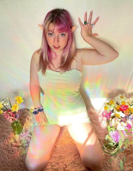 lilpinkalien アダルトスター 画像