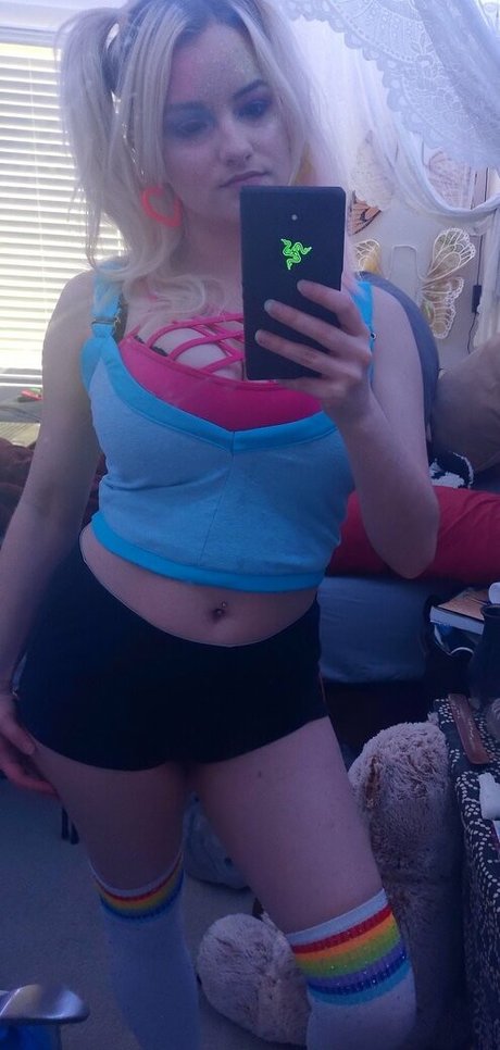 曲線美のラテン系オンリーファンズ えろ 写真