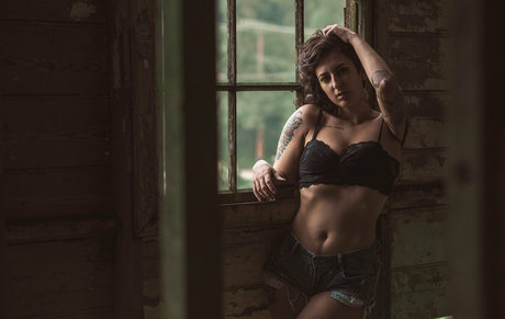 足ヌードオンリーファンズ セクシーヌード 写真