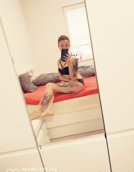 赤毛の太めOnlyFans セクシーヌード 写真