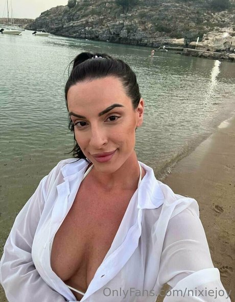 お金 オンリーファンズ 美しい裸 アーカイブ