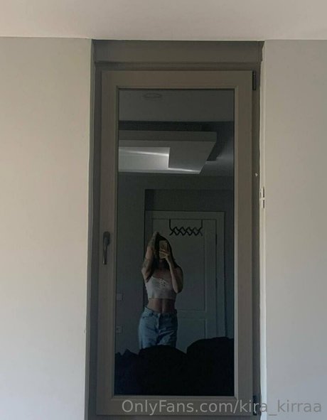 巨大なチンポを持つシーメールオンリーファンズ ホット裸 写真