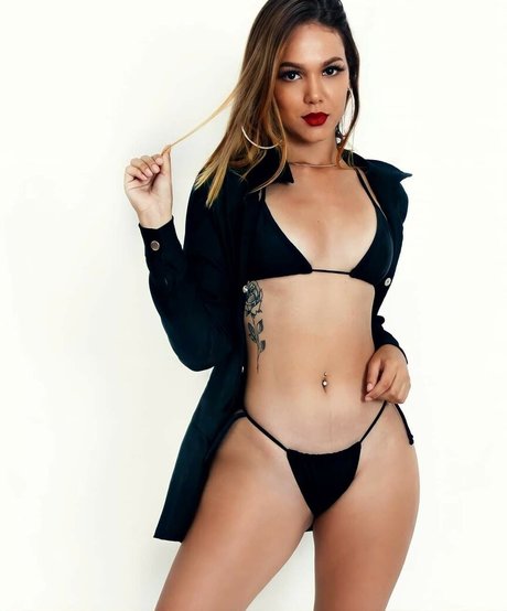 Nicole Francinni セックスモデル 写真