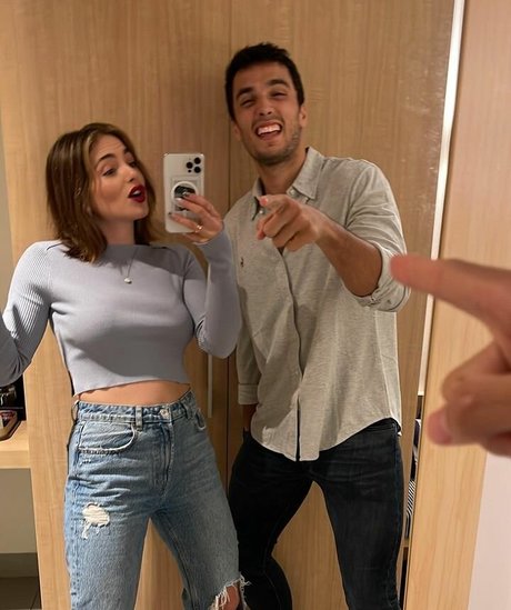 マイクロTバックOnlyFans アートヌード 写真