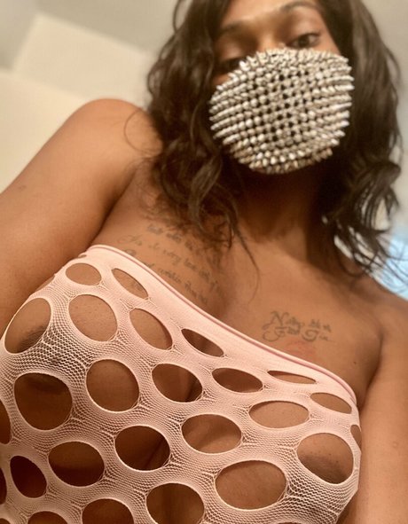 bigbootytechnerd アートモデル 画像