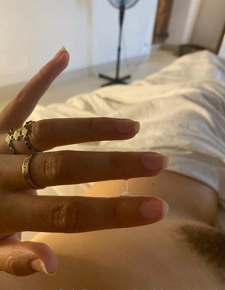 アジアン・エボニー・オンリーファンズ ホットヌード 画像