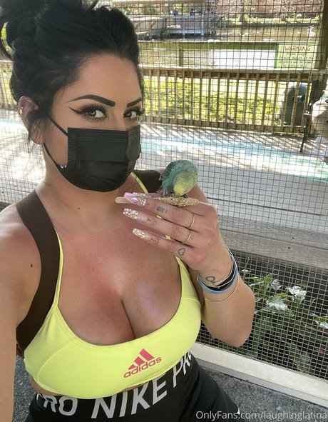 laughinglatina エロティックなスター 写真