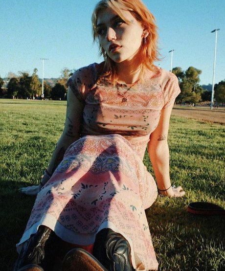 Kailee Morgue ヌードモデル 画像