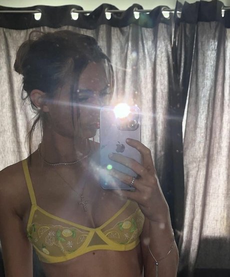 BBW パウグ オンリーファンズ アート裸 写真