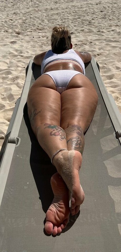 アジア人のティーンの足 オンリーファンズ ホットxxx 写真