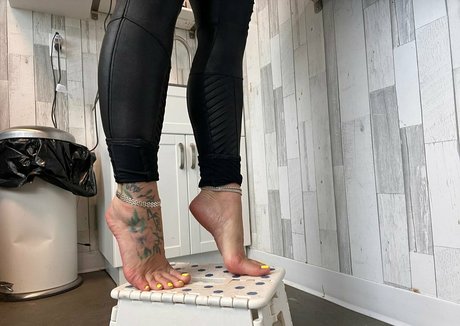 かわいいシーメールオンリーファンズ 裸 写真