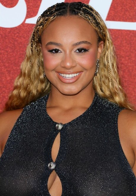 Nia Sioux 美しいスター 写真