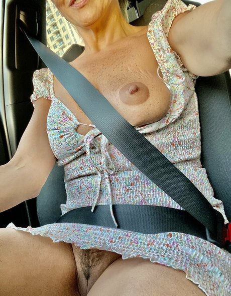 大きな乳首オンリーファンズ 無料ポルノ 画像