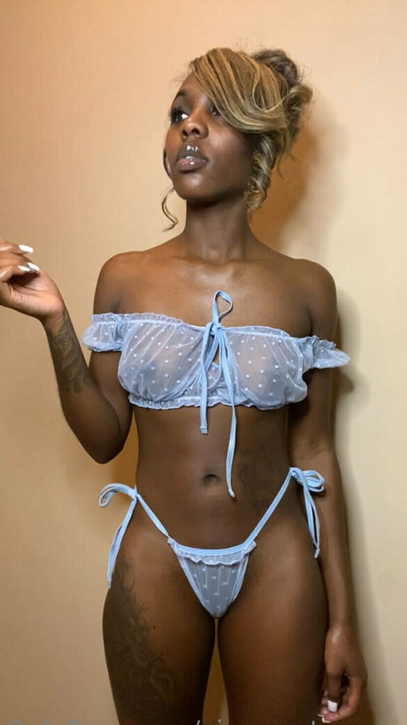 太った足のOnlyFans ポルノグラフィック 写真