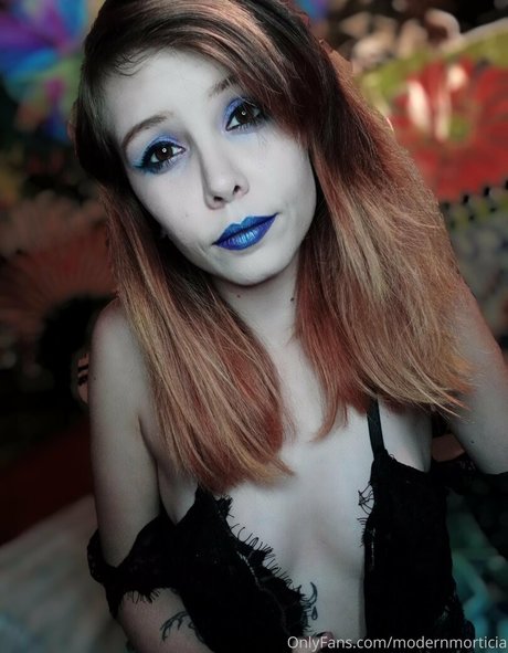 modernmorticia XXXモデル 写真