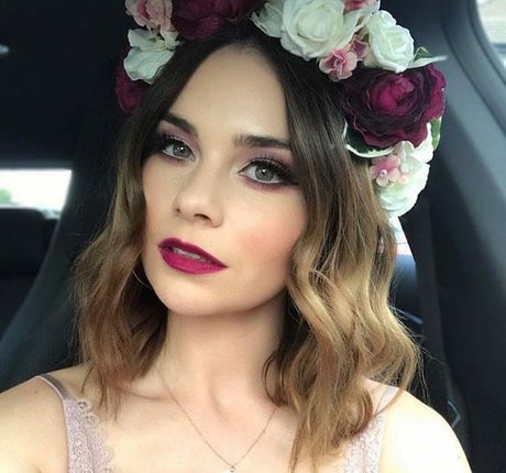 Mairead Carlin かわいいモデル 写真