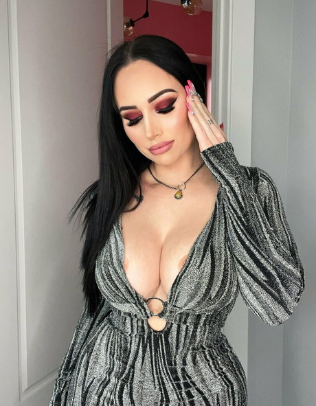 insanelyvain HDポルノスター 写真