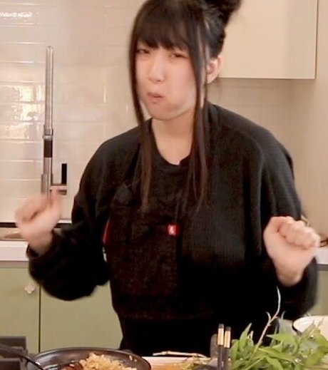 熟女の足オンリーファンズ ヌード 画像