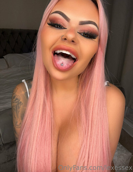 巨乳の黒人女性オンリーファンズ ホットxxx 写真