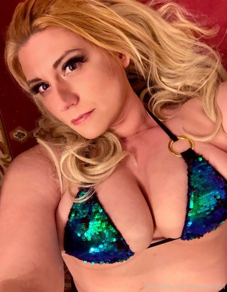 日本の女子高生OnlyFans ヌード 写真