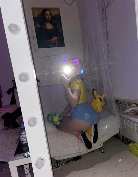 Sveta Sollar アダルトスター 画像