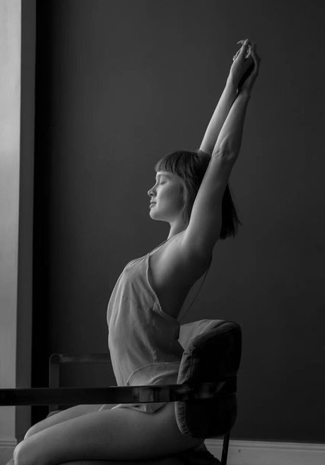 Arina Bik セックスモデル 写真