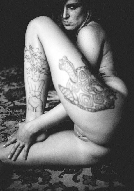 セクシーなドレスOnlyFans ホットヌード 写真