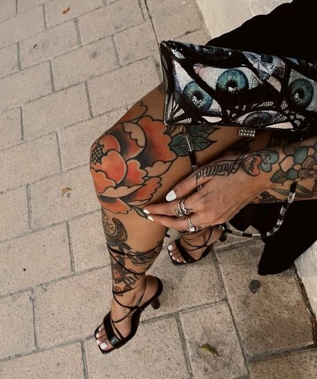 パウグプリンセスOnlyFans エロチック アーカイブ