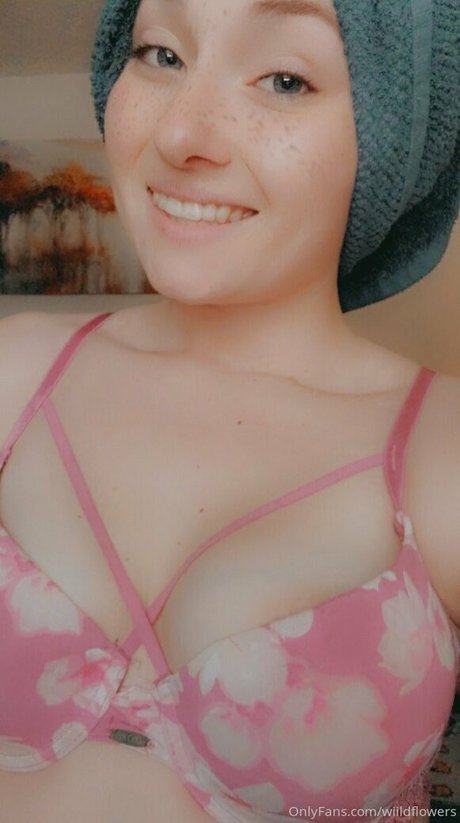 ルビーオンリーファン 美しい裸 写真