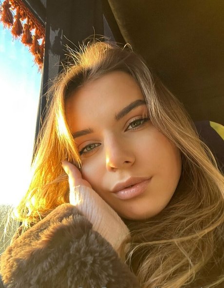 巨尻オンリーファン アートヌード 写真