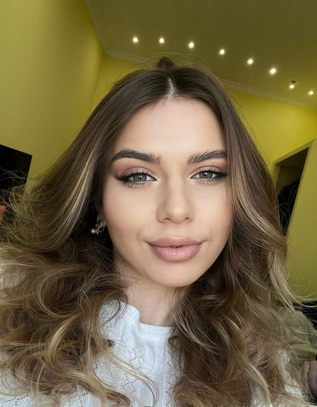 いちごミルクオンリーファンズ エロチック 写真