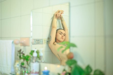 Satan s Raccoon ポルノスター ヌード 画像