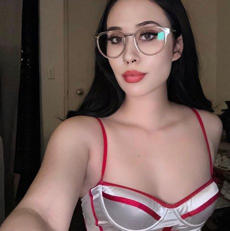 Sasha Bummer 完璧なスター 画像