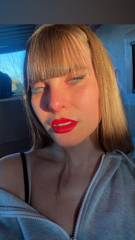 痩せたティーンのオンリーファンズ セックス 写真