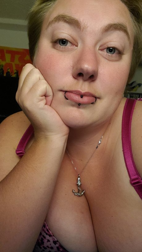 XoXo Loreli スター 裸 写真