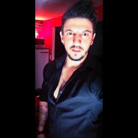 Tony Rod スター ヌード 画像