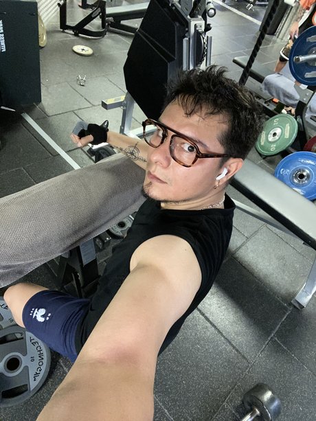 Victor LoHer セックス女優 写真