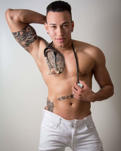 曲線美のクーガーOnlyFans ポルノ ギャラリー