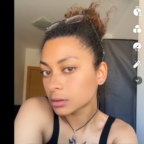 Thequeeny_ アダルト女優 写真