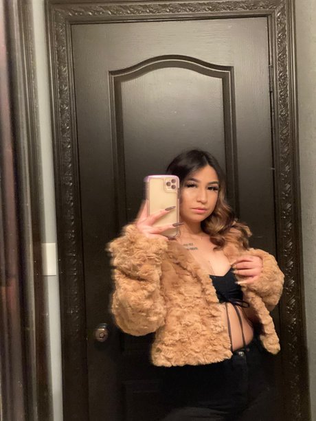 Crisss ヌードのポルノスター 画像