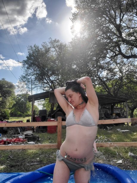 プリティオンリーファンズ ヌード 写真