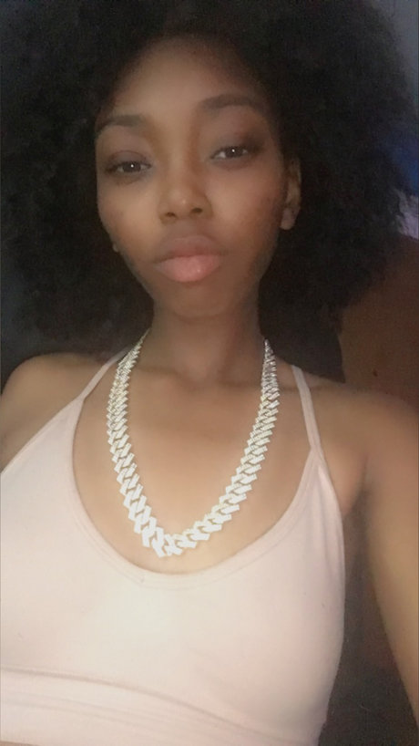 18歳以下の無料OnlyFans 無料エロ 写真