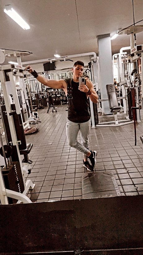 Elias 裸のモデル ギャラリー