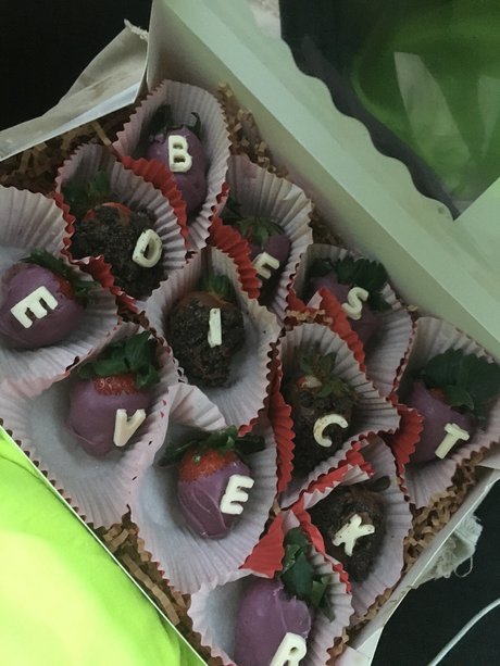 Truth menace 美しいポルノスター 写真