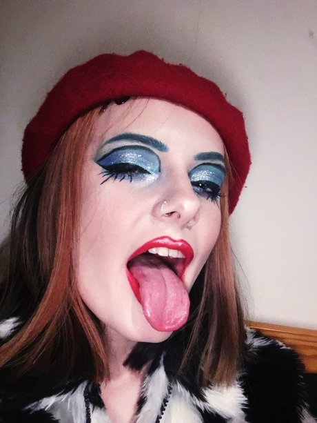 Tass ヌードスター 写真