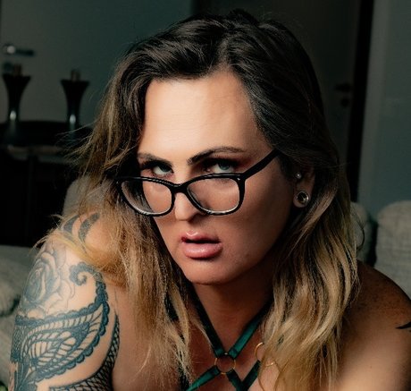 ビデオ通話 オンリーファンズ ホットxxx 写真