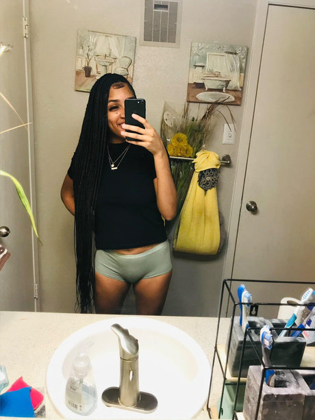 Tyblood 最高のモデル 写真